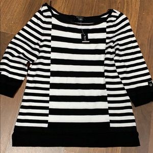 White house black market black and white top sz s